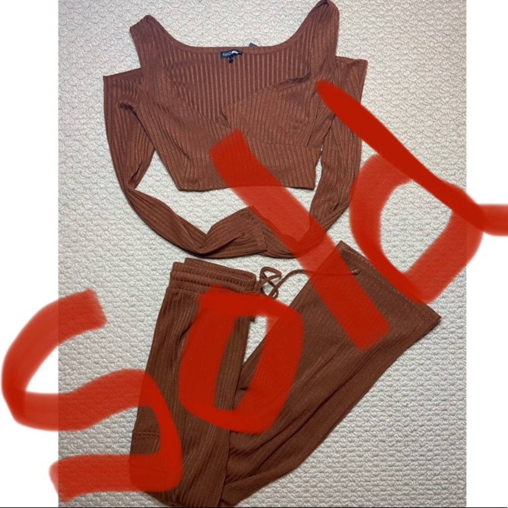 SOLD- Fashion Nova 2 Piece Set